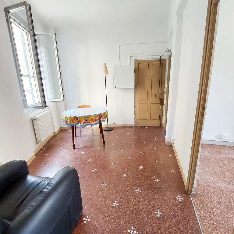 Appartamento in Via Giulio Tanini, Genova, 5 locali, 1 bagno, 67 m²