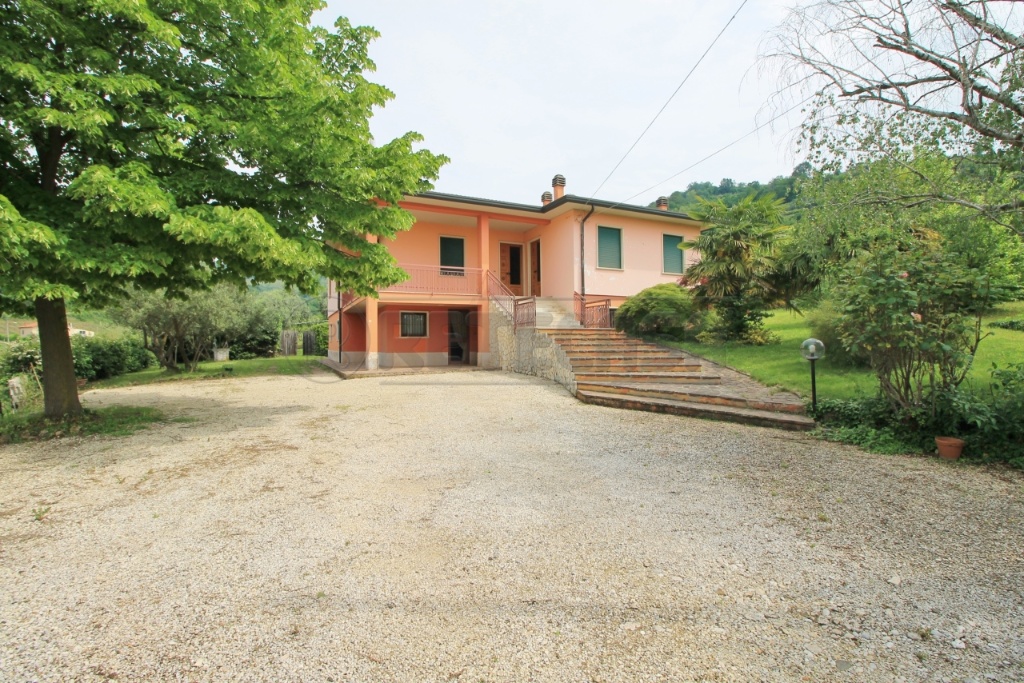 Villa singola in Via Grisi 5, Gambellara, 11 locali, 3 bagni, garage