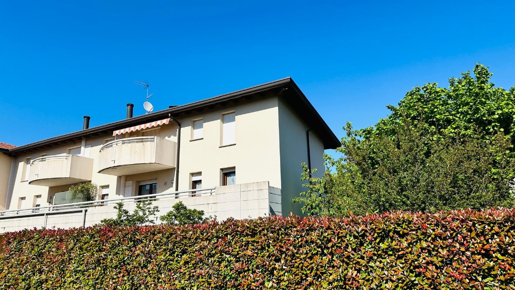 Appartamento a Udine, 6 locali, 2 bagni, giardino in comune, garage