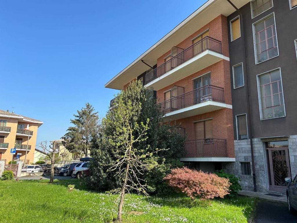 Appartamento in Via Sandro Pertini, Druento, 6 locali, 2 bagni, 150 m²