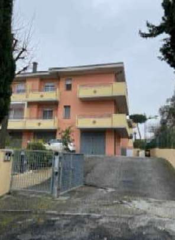 Appartamento in Via Scuole, Coriano, 6 locali, 97 m² in vendita
