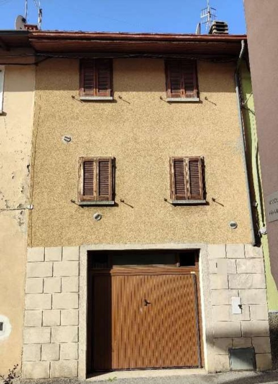 Trilocale in Via Guglielmo Marconi, Alzano Lombardo, 2 bagni, 65 m²