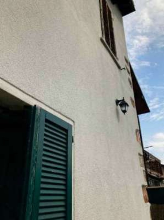 Casa indipendente in Via G Verga, Bisuschio, 6 locali, 150 m²