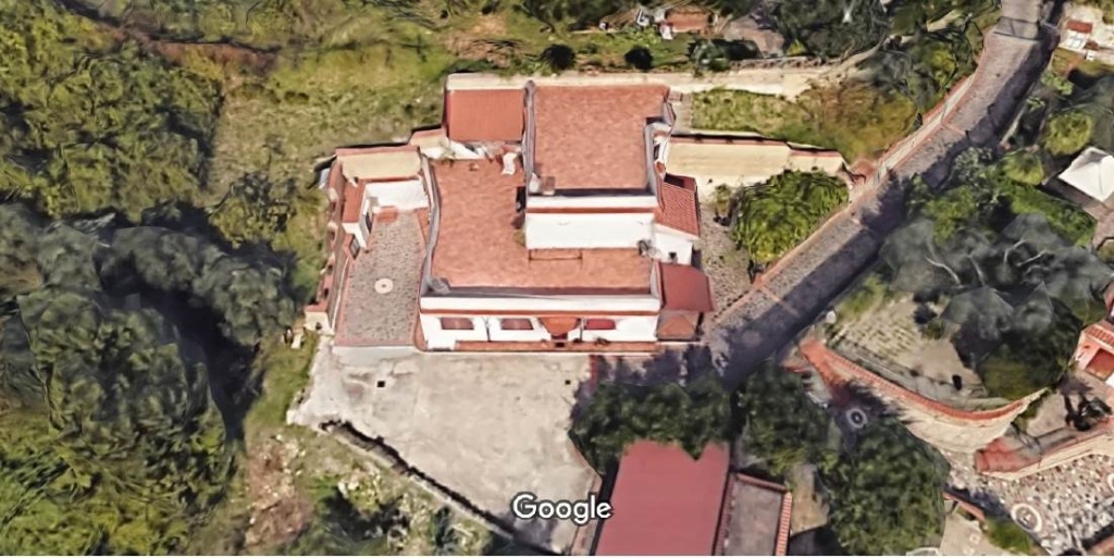 Villa a Salerno, 10 locali, 3 bagni, giardino privato, 257 m²