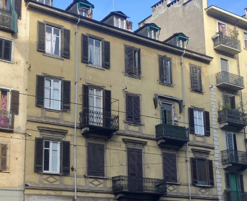Bilocale in Corso Giulio Cesare 51, Torino, 1 bagno, 54 m², 1° piano