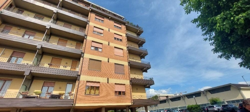 Quadrilocale a Pistoia, 2 bagni, posto auto, 80 m², 3° piano
