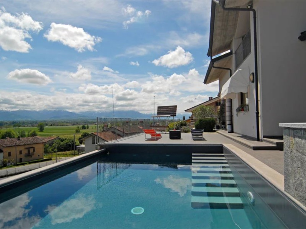 Villa a Magliano Alpi, 11 locali, ottimo stato in vendita