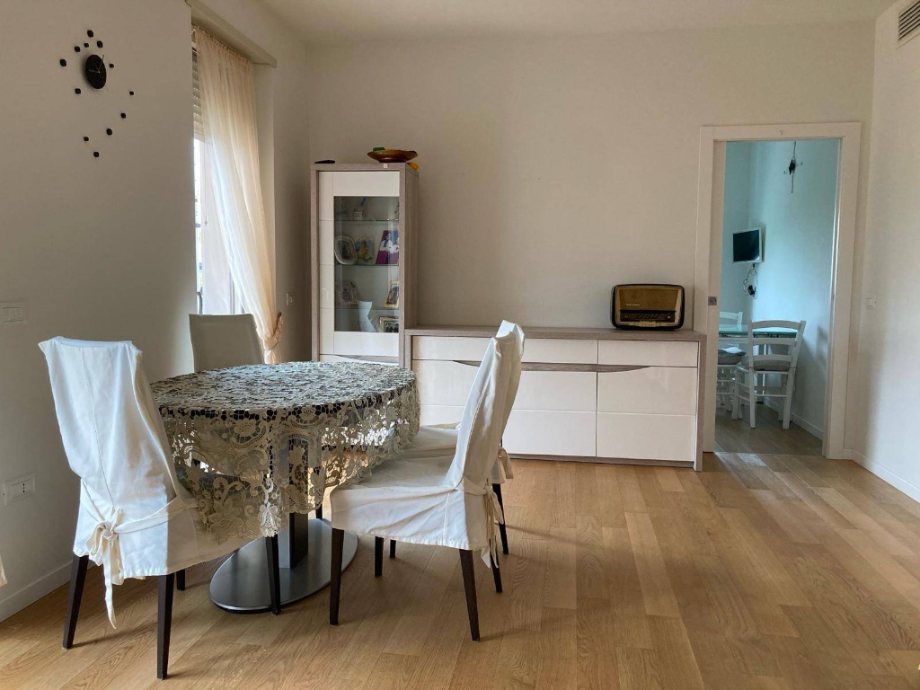 Appartamento in VIA BARTOLOMEO STEFANI, Mantova, 5 locali, 2 bagni