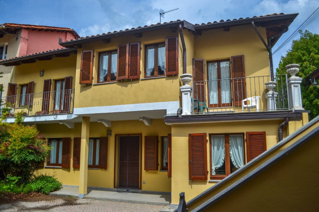 Casa indipendente in Via Umberto I, Pecetto Torinese, 11 locali