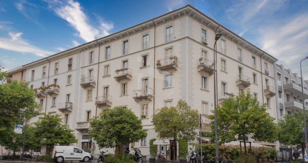 Appartamento in VIA LUDOVICO MURATORI, Milano, 5 locali, 4 bagni