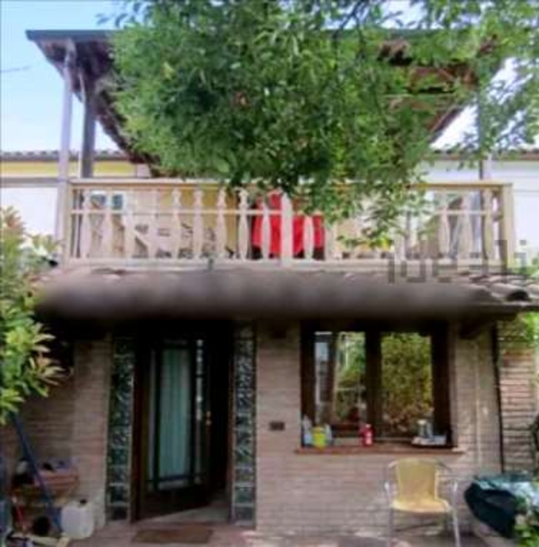 Casa indipendente in Via Cento, Vigarano Mainarda, 8 locali, 2 bagni