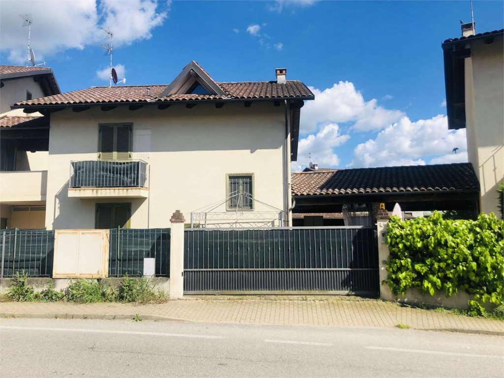 Porzione di casa in Via Adolfo Villa 89, Villanova d'Asti, 6 locali