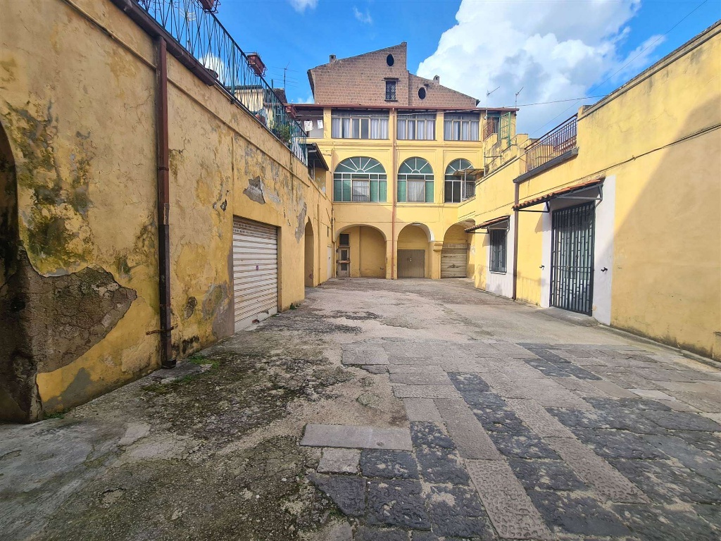 Palazzo in Via Albana 112, Santa Maria Capua Vetere, 15 locali, 738 m²