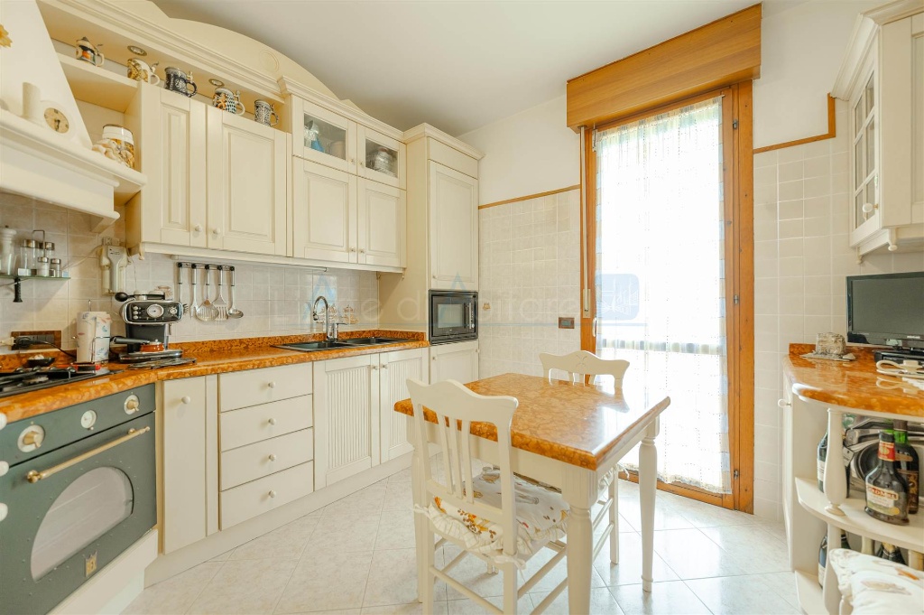 Appartamento in Via Cellini, Marcon, 5 locali, 2 bagni, 82 m²