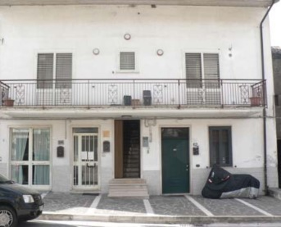 Appartamento in Via Giuseppe Garibaldi 60, Pratola Serra, 11 locali