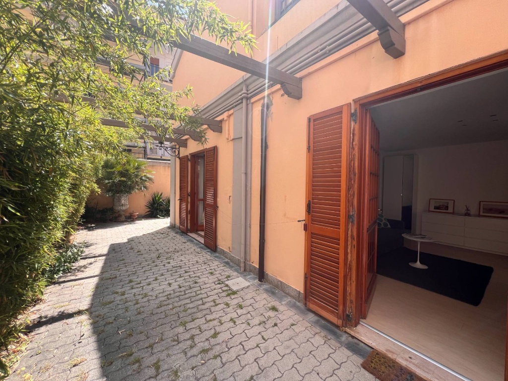 Quadrilocale in Via Bari, Pescara, 1 bagno, giardino privato, 106 m²