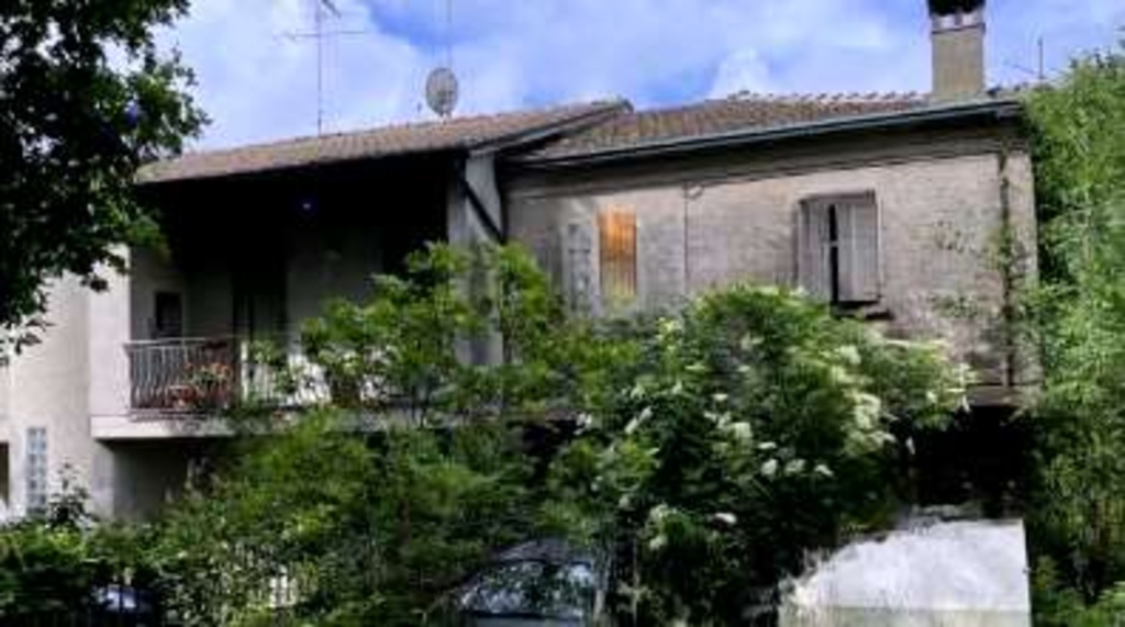 Casa indipendente in Via XI Aprile 1945, Argenta, 6 locali, 125 m²