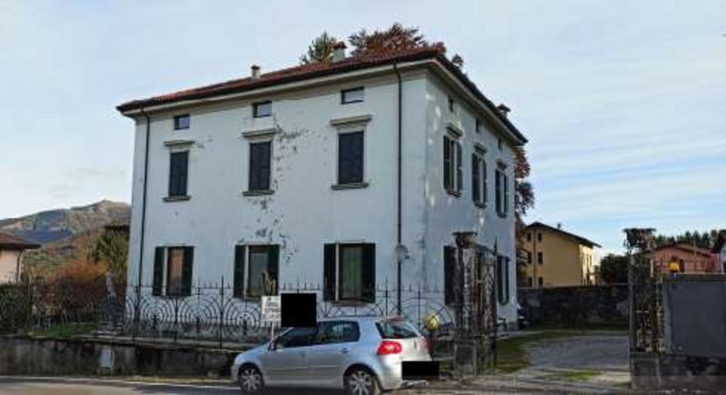 Trilocale in Via Ticino, Alta Valle Intelvi, 66 m² in vendita