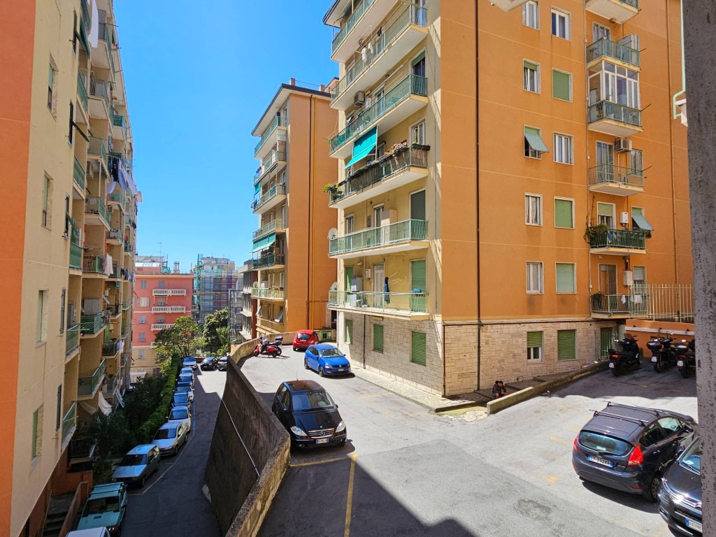 Quadrilocale in Via Talamone, Genova, 1 bagno, 58 m², 1° piano