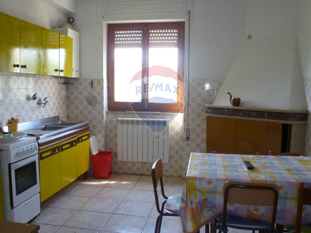 Casa semindipendente in Contrada Sant'Onofrio, Lanciano, 6 locali