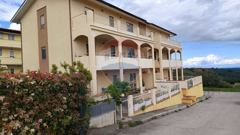 Appartamento in VIA TEOFILO PATINI, Castel Frentano, 5 locali, 2 bagni