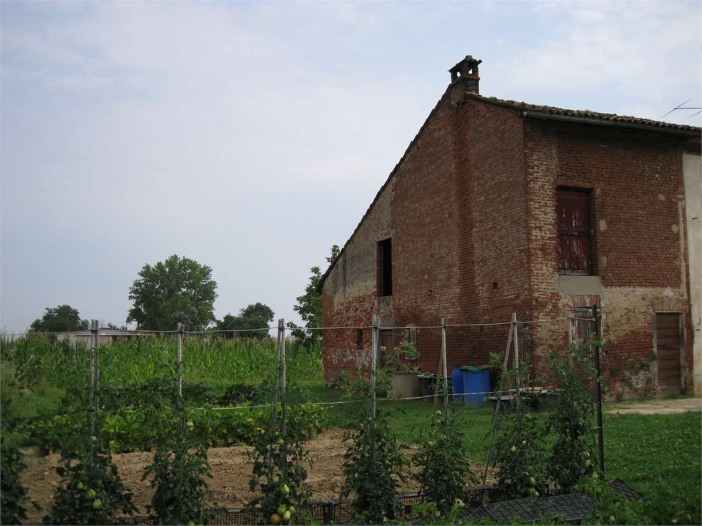 Rustico a San Salvatore Monferrato, 15 locali, 2 bagni, 500 m²