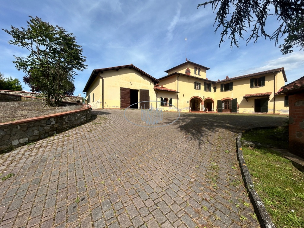 Casale a Laterina Pergine Valdarno, 23 locali, 7 bagni, arredato