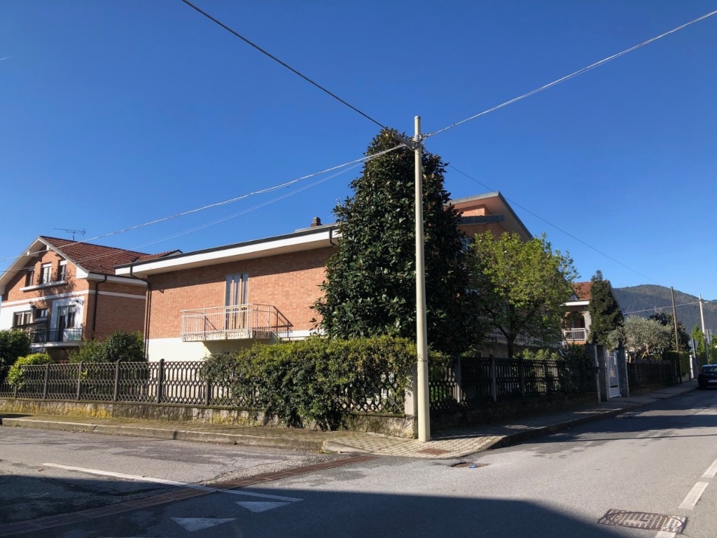 Casa indipendente in Via Montebianco 7, Bruino, 2 bagni, garage