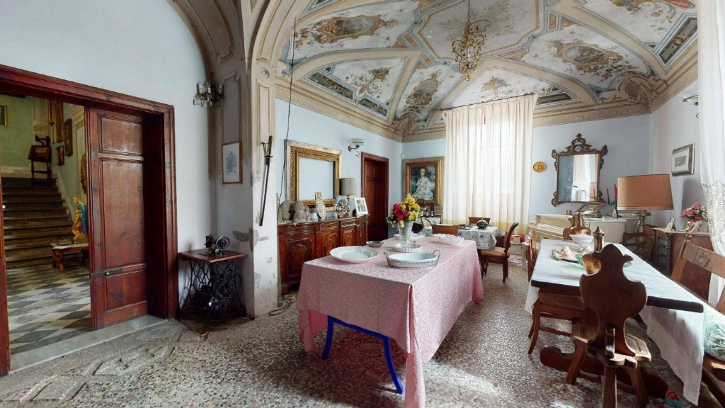 Palazzo storico a Cascina, 20 locali, 4 bagni, giardino privato