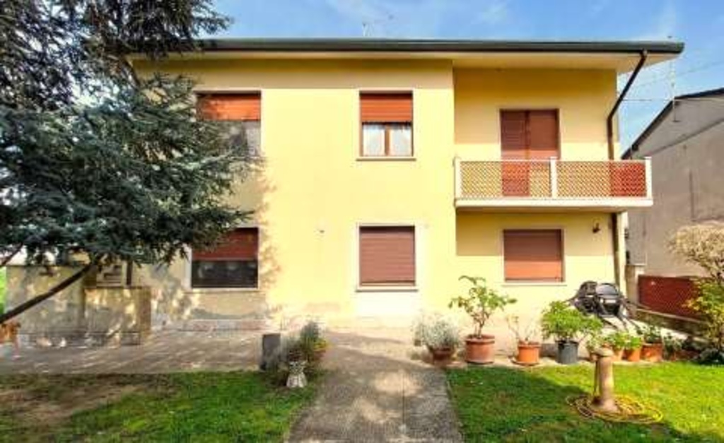 Casa indipendente in Via Forno Bianco, Gazzo Veronese, 8 locali