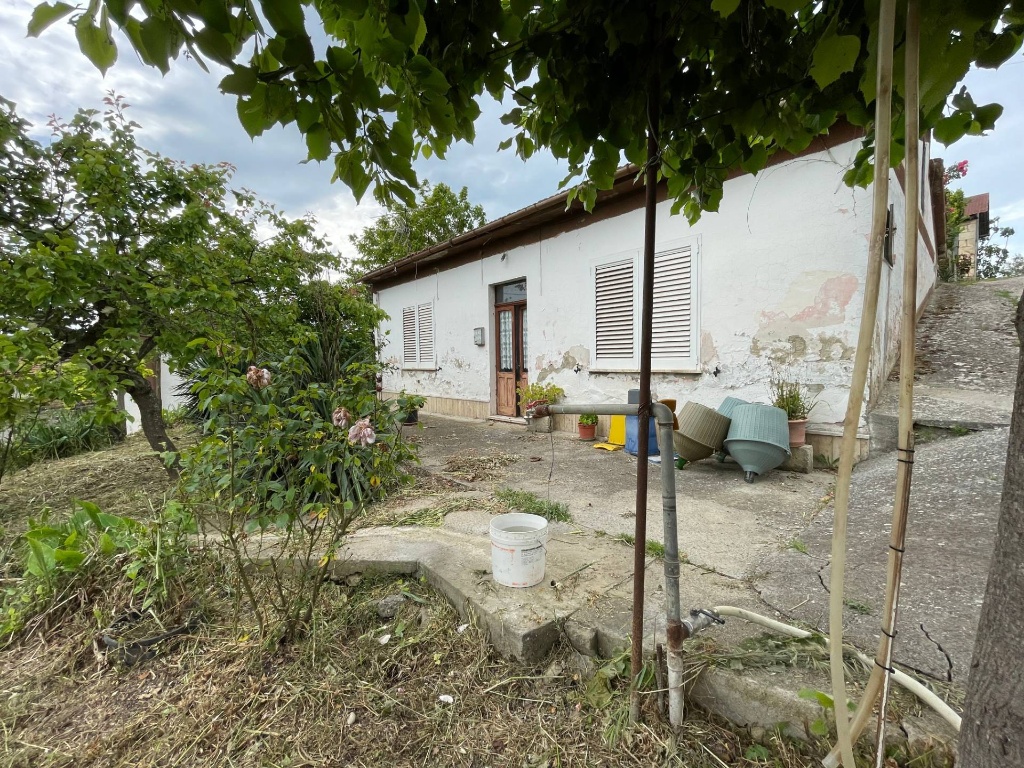 Casa indipendente in C/da Viggiano, Ariano Irpino, 3 locali, 1 bagno