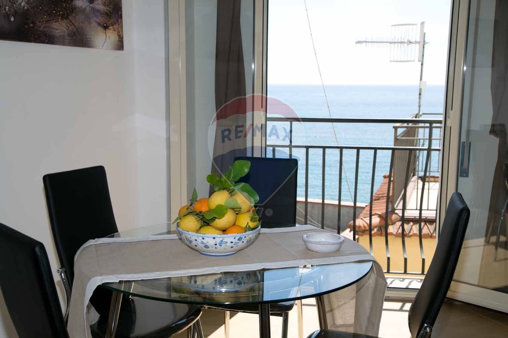 Casa indipendente in Via Vittorio Emanuele III, Giardini-Naxos, 128 m²