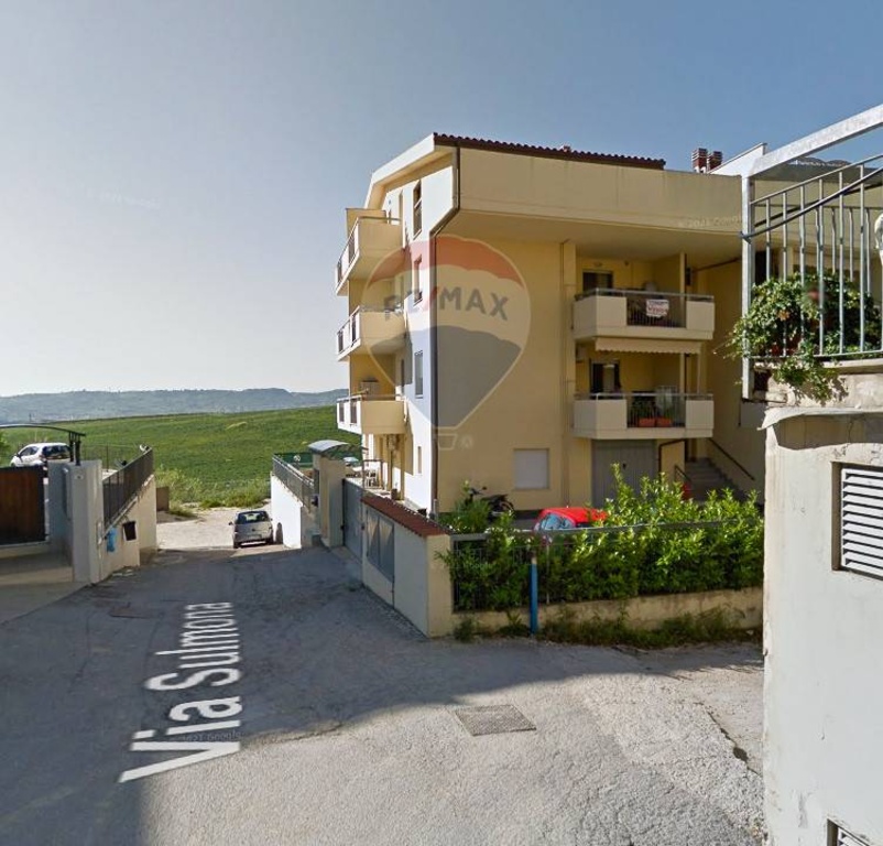Quadrilocale in Via Sulmona, Spoltore, 1 bagno, posto auto, 73 m²