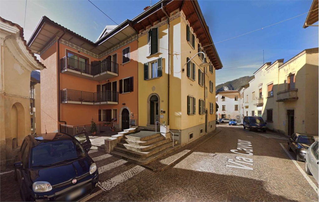 Bilocale in Via Cavour 31, Zogno, 1 bagno, 147 m², 3° piano in vendita