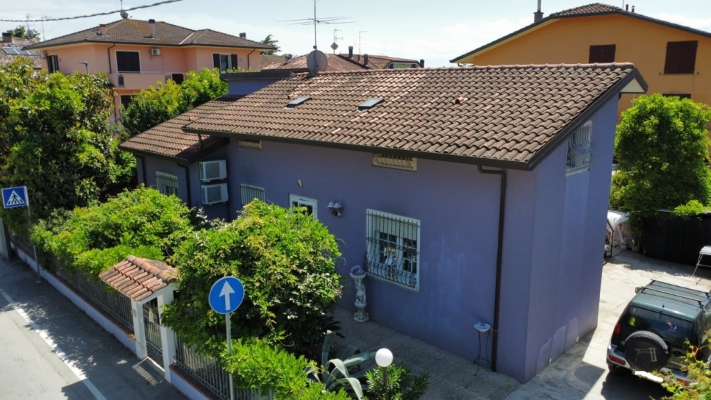 Villa singola in Via ravenna 84, Bellaria-Igea Marina, 11 locali