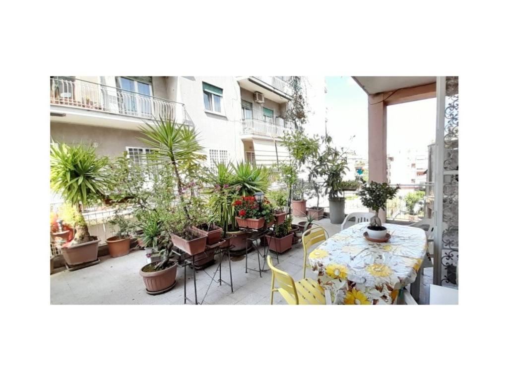 Appartamento in Via delle Vigne Nuove, Roma, 1 bagno, 70 m², 1° piano
