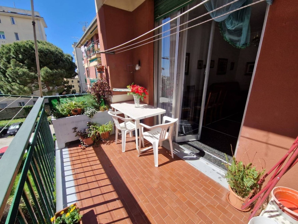 Appartamento in Via Cordanieri, Genova, 6 locali, 1 bagno, posto auto