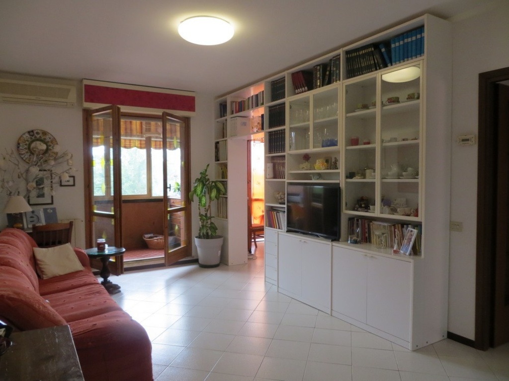 Appartamento in Via B. Buozzi, Siena, posto auto, 90 m² in vendita
