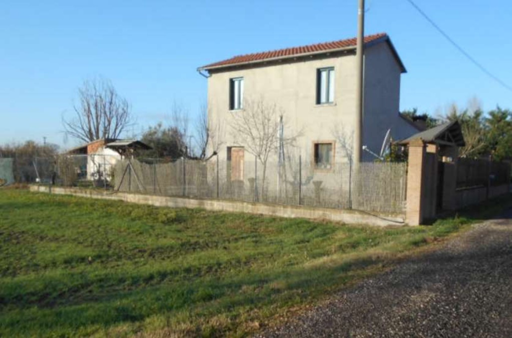 Casa indipendente in Via Longarone, Malalbergo, 6 locali, 82 m²