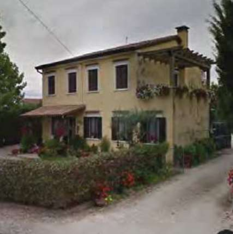 Casa indipendente in Via San Rocco, Cittadella, 10 locali, 179 m²