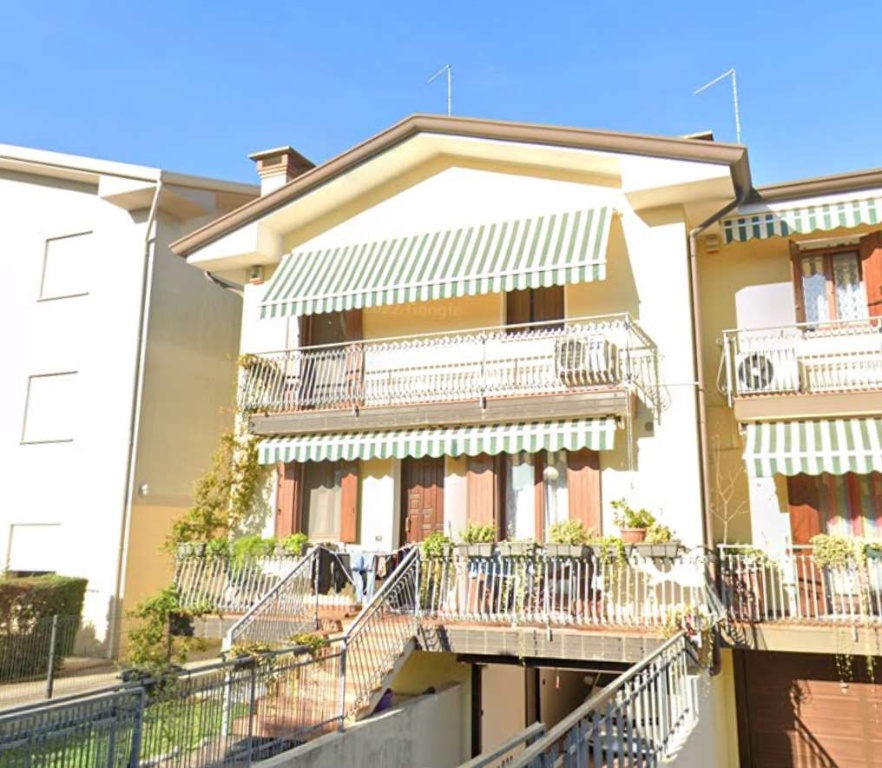 Villa a schiera in Via Antonio Canova, Meolo, 8 locali, garage, 200 m²