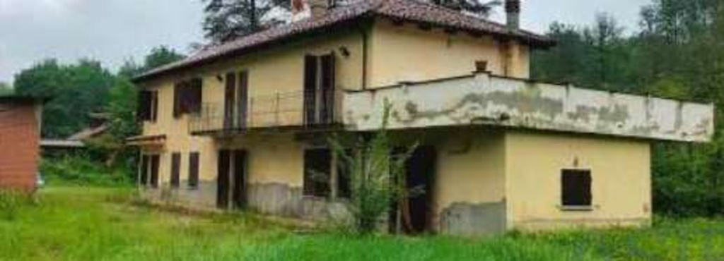 Casa indipendente in Località Serravalle, Asti, 10 locali, 273 m²