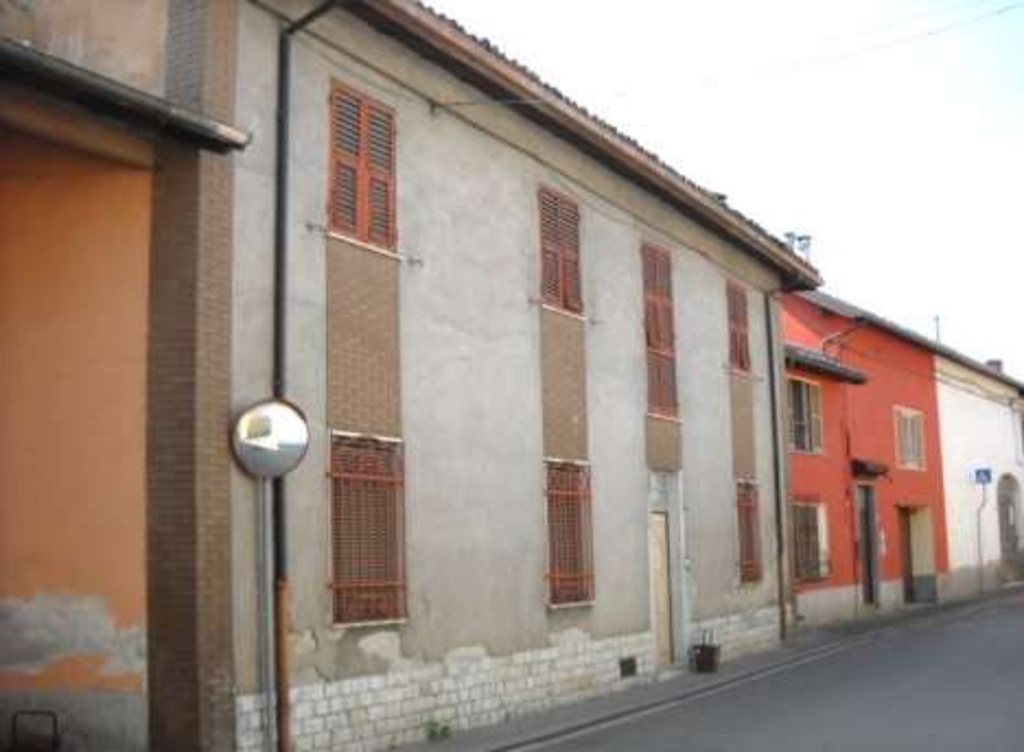 Casa indipendente in Via Tortona, Pozzolo Formigaro, 8 locali, 215 m²