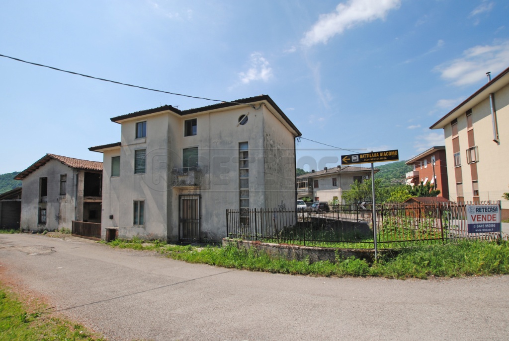 Casa indipendente in Via Pascoli 19, Cornedo Vicentino, 9 locali