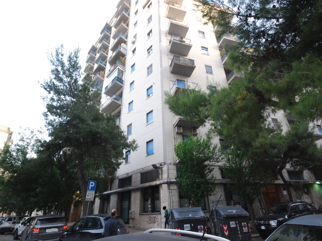 Trilocale in Via Perrone 1/A, Foggia, 2 bagni, 121 m², ascensore
