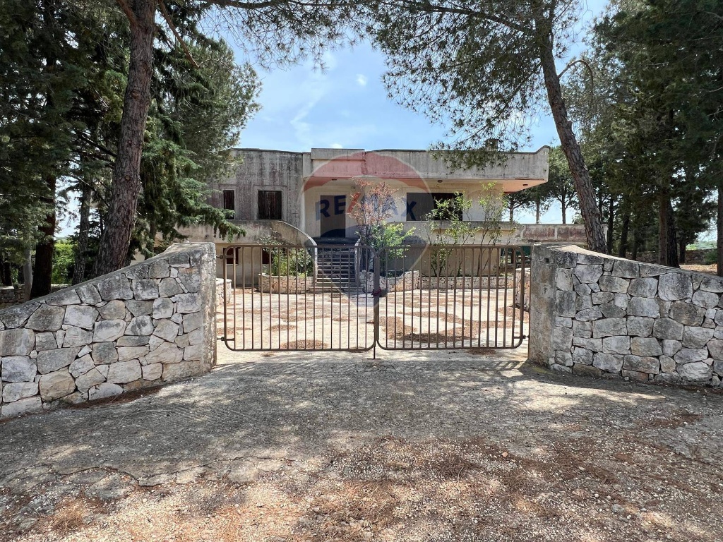 Casa indipendente a Castellana Grotte, 4 locali, 1 bagno, posto auto