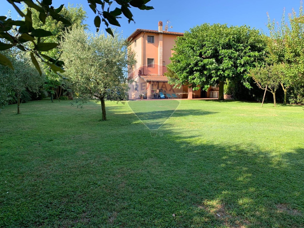 Casa semindipendente a Castelfranco di Sotto, 7 locali, 3 bagni