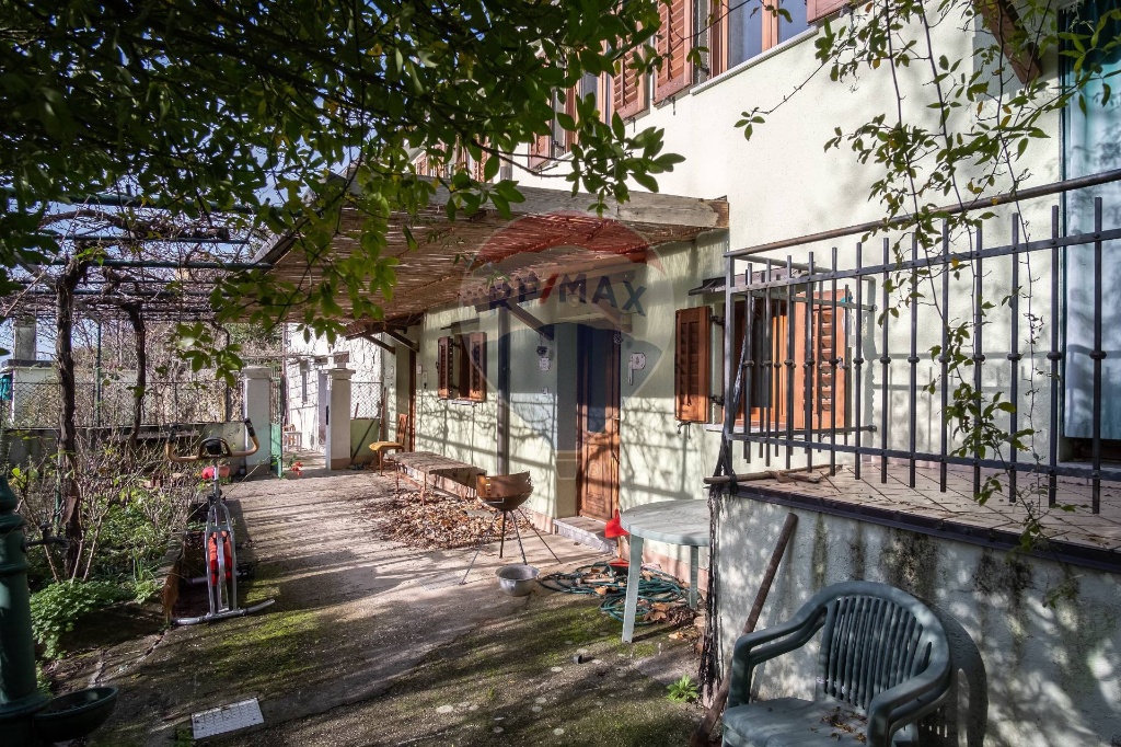 Casa indipendente in Via Dei Moreri, Trieste, 4 locali, 2 bagni