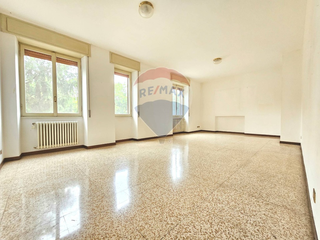 Appartamento in Via Maggi, Pavia, 5 locali, 2 bagni, con box, 200 m²