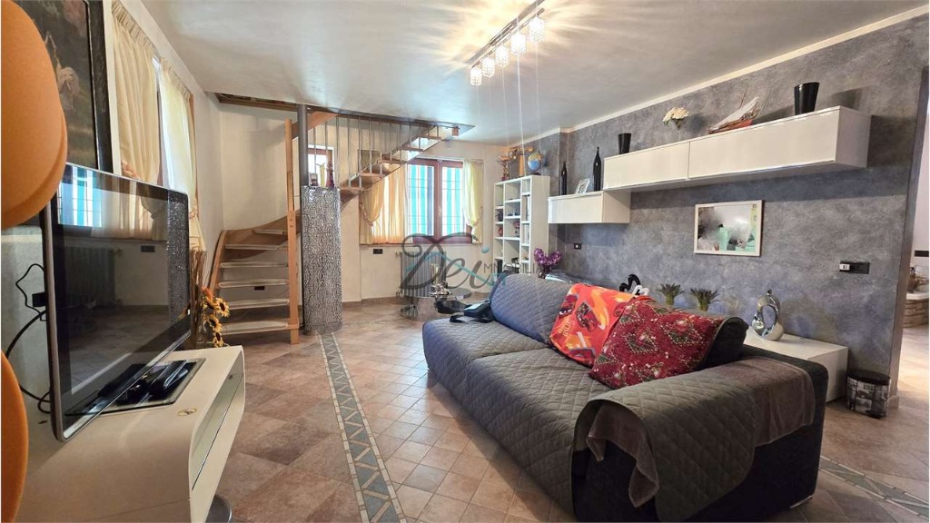 Villa in Via di Badia 2, Capannori, 9 locali, 3 bagni, 260 m²